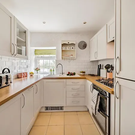 Live The Coastal Cottage Dream In Dorset Aonb Weymouth Exterior foto